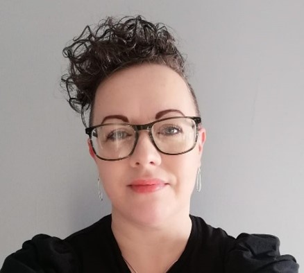 Paula Walshe Promoting STEAM in early years: It’s easier than you think! Full STEAM Ahead: Science, Technology, Engineering, the Arts and Maths in Early Childhood Education.